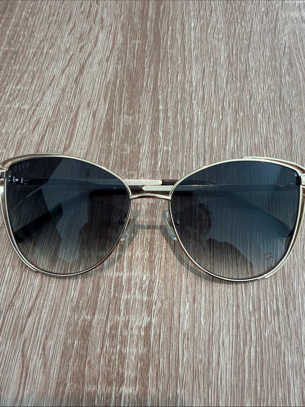 Diff Eyewear Gold Frame Black Gradient Lens Sunglasses
